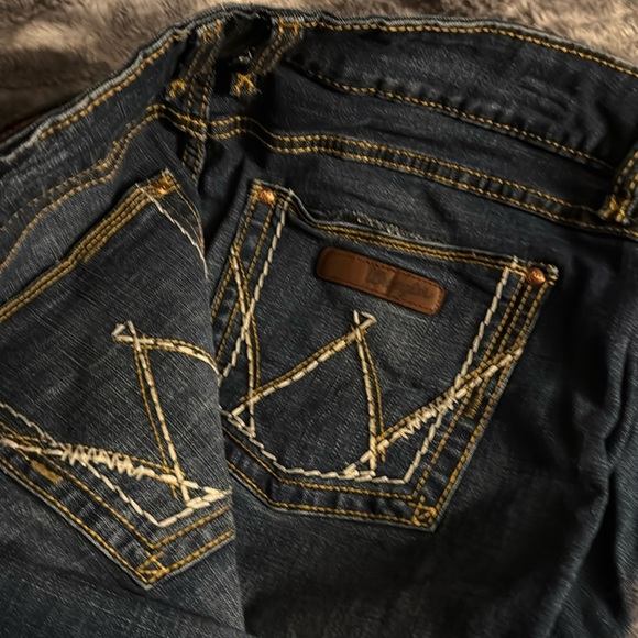 Wrangler Jeans, mid-rise, boot cut. - Picture 1 of 3